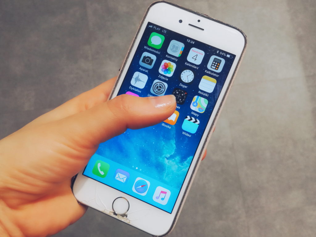 NAJLEPSZE (BEZPŁATNE) APLIKACJE NIEZBĘDNE W PODRÓŻY