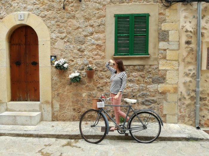 Majorka bez wypożyczenia samochodu